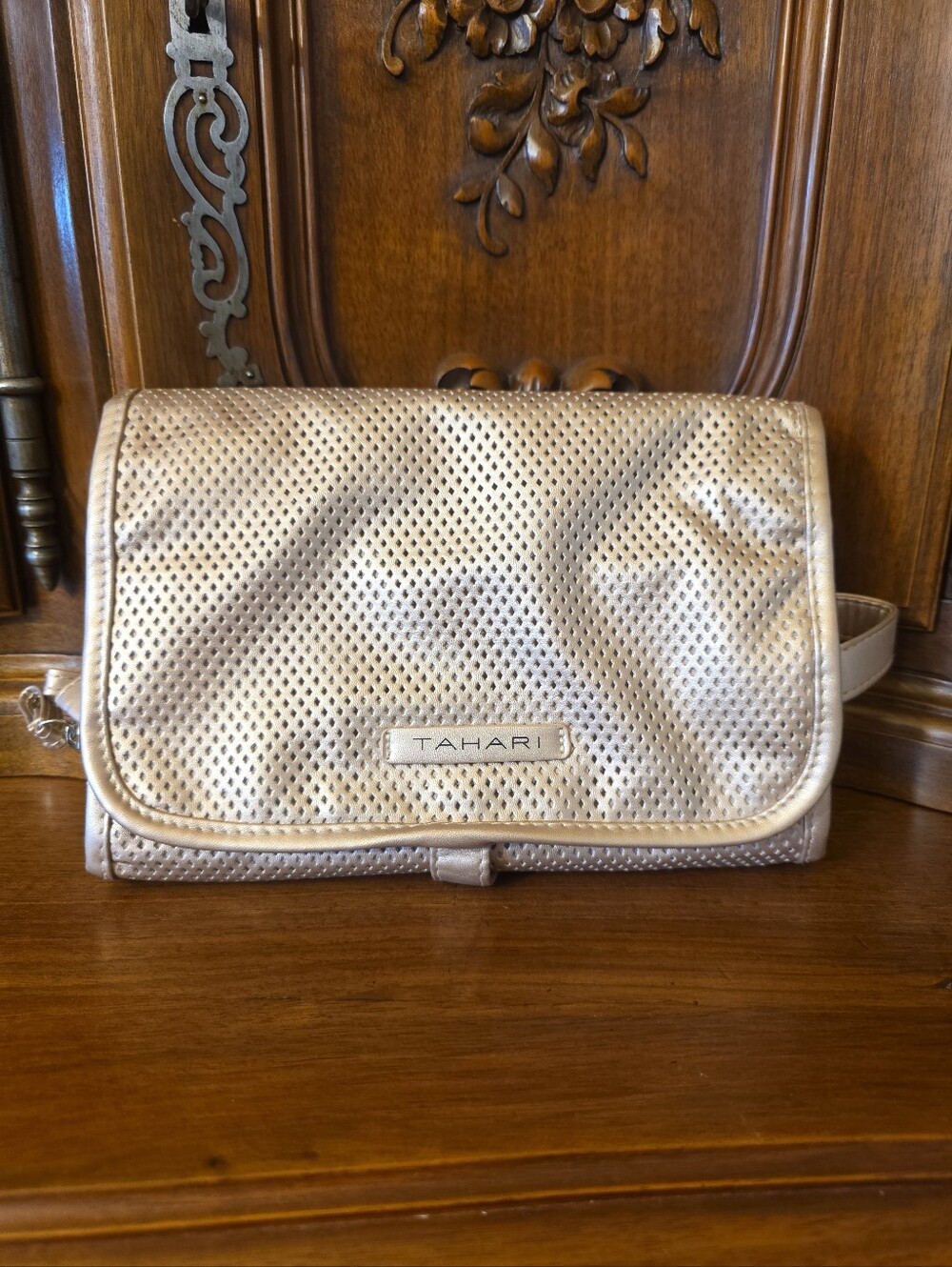 Tahari Gold Hanging Makeup Case--NWOT